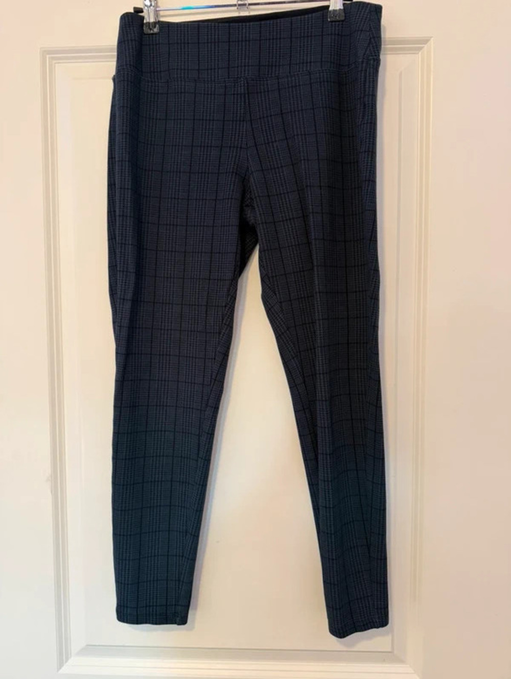 Women’s size large plaid leggings